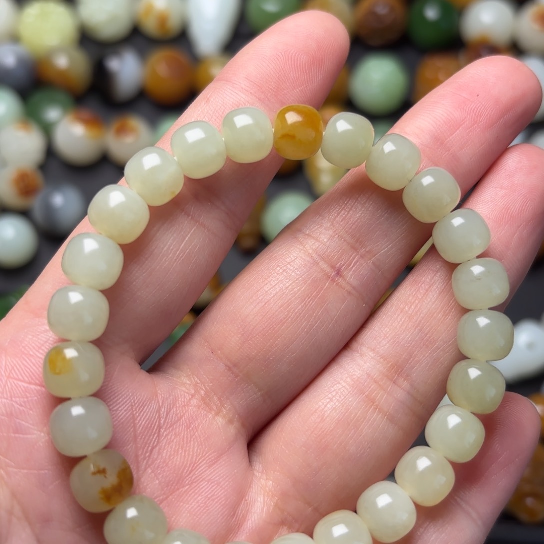 和田玉颈饰未镶嵌