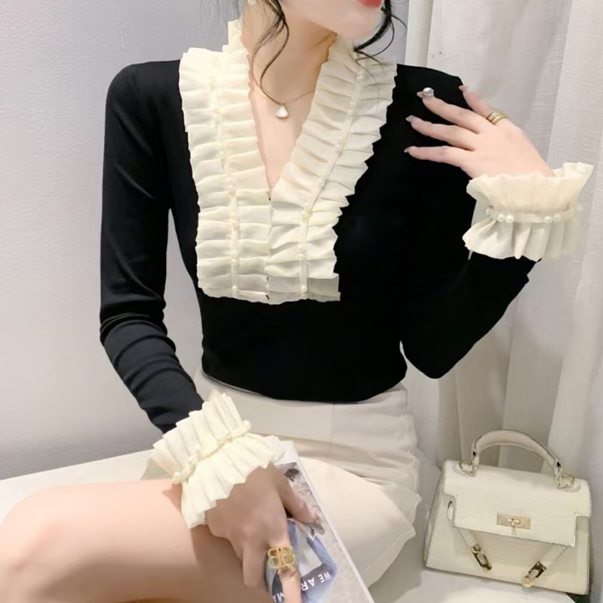衣袖v领袖子白色花包边上衣