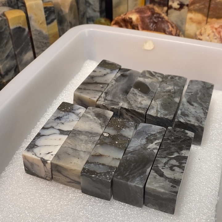 昌化鸡血石印章石