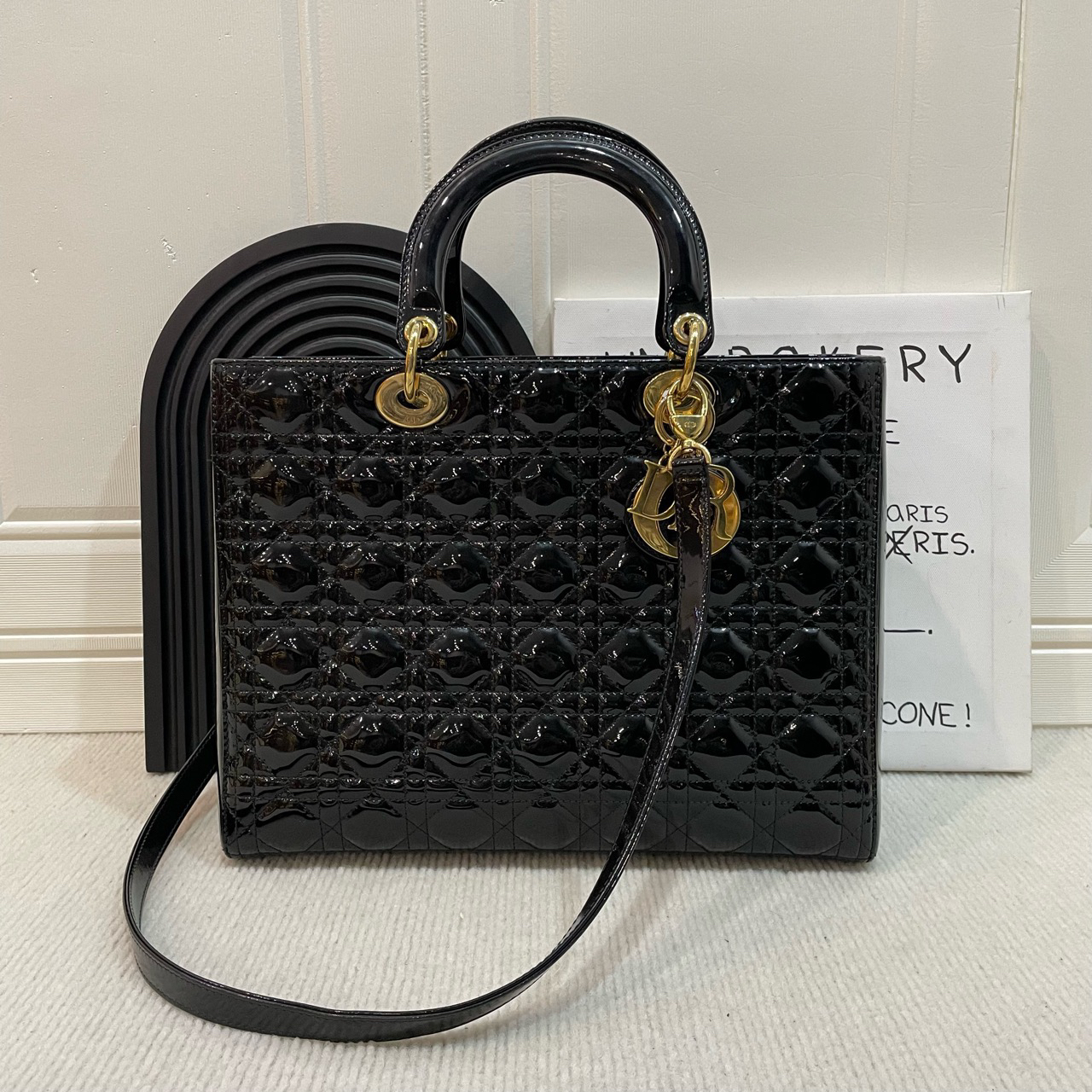 95新 DIOR/迪奥 黑色漆皮7格戴妃