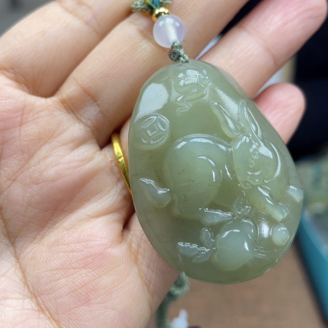 和田玉未镶嵌颈饰