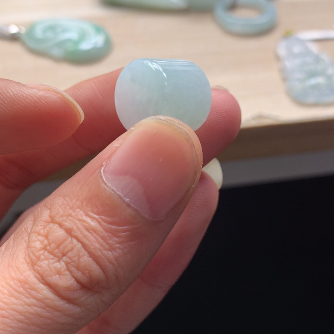 颈饰未镶嵌翡翠吊坠