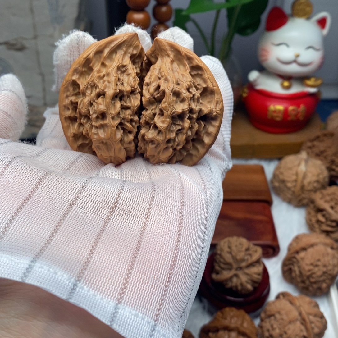 文玩核桃吊坠官帽的半壁江山