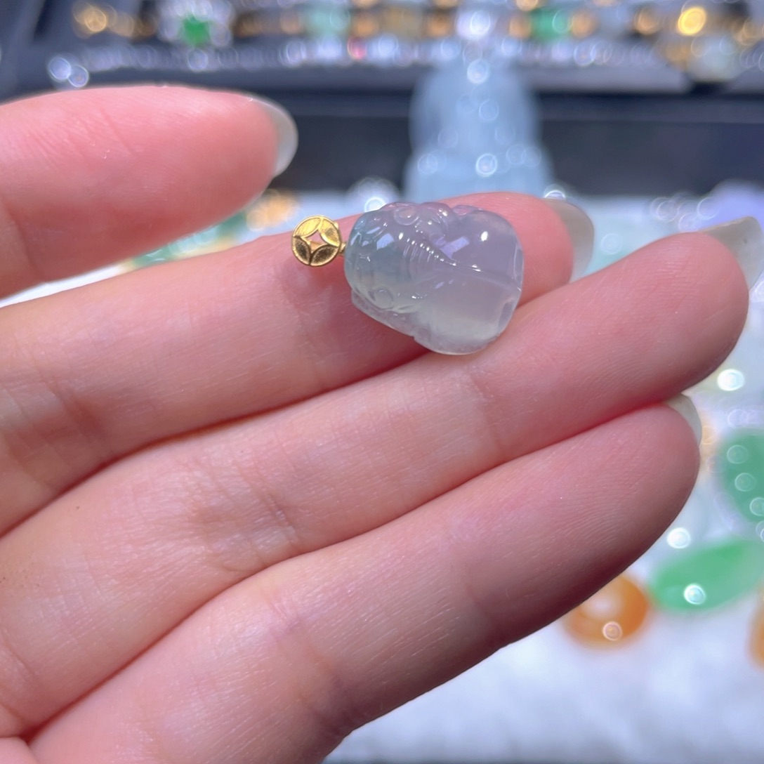 翡翠18K金镶嵌颈饰翡翠