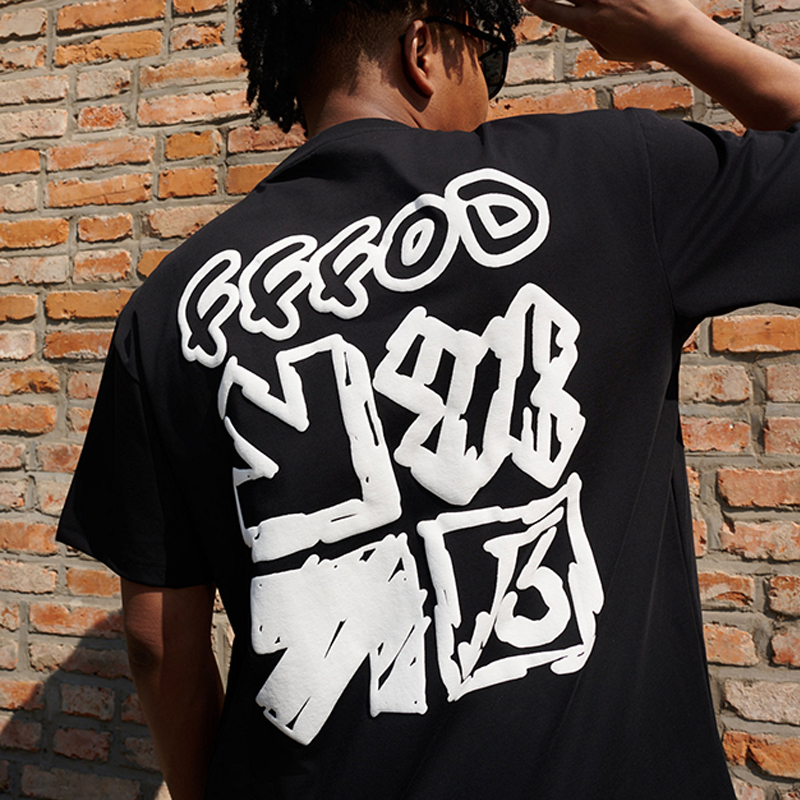 FFFod箭头发泡涂鸦索罗娜美式简约夏季凉感t恤透气速干体恤短袖男