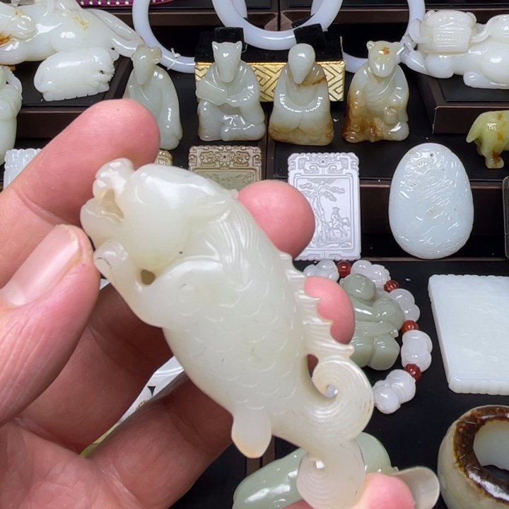 和田玉颈饰未镶嵌