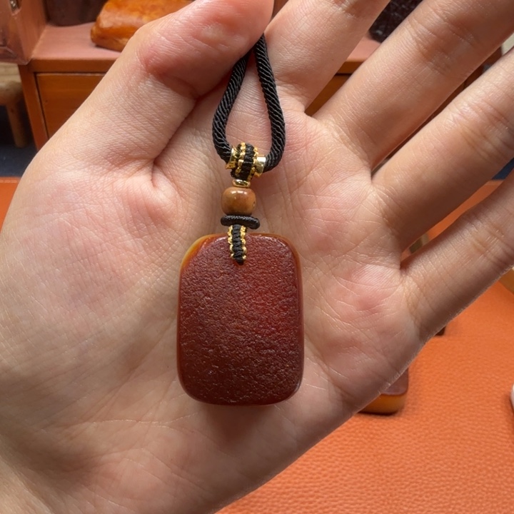 蜜蜡未镶嵌吊坠(赠链)