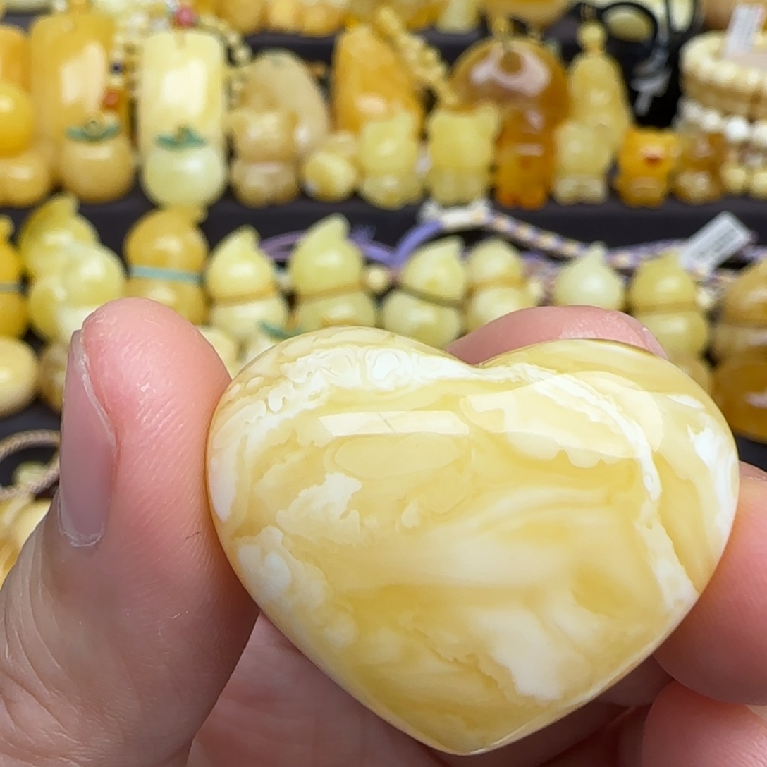 蜜蜡吊坠(不含链)未镶嵌俄料浓白妖花蜜蜡爱心吊坠