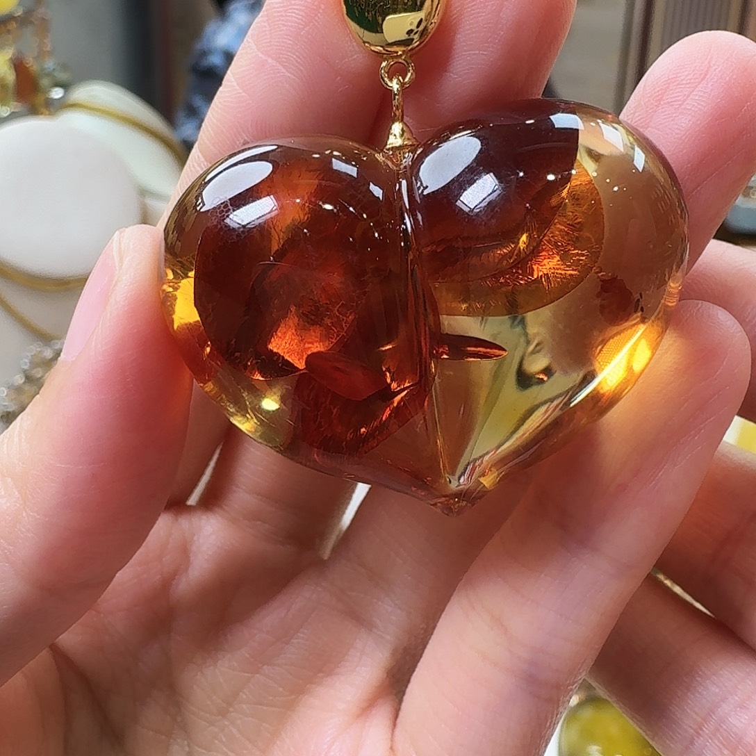 琥珀未镶嵌颈饰吊坠