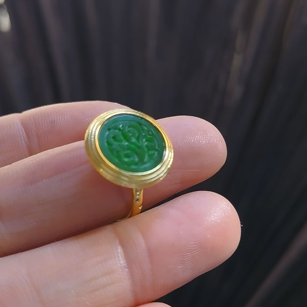 翡翠颈饰未镶嵌？？？？