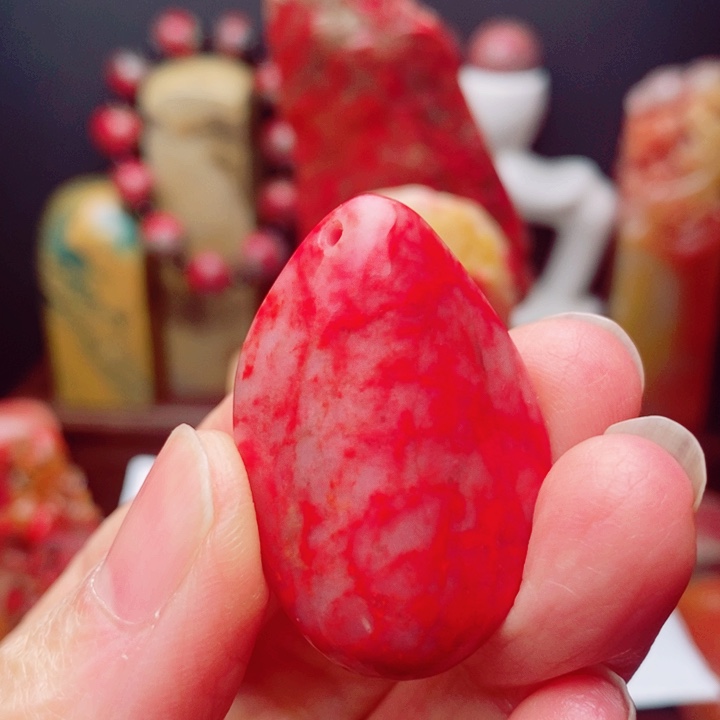 用***2昌化石鸡血石挂件