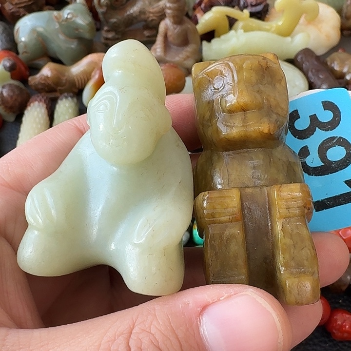 忠***堂和田玉未镶嵌颈饰