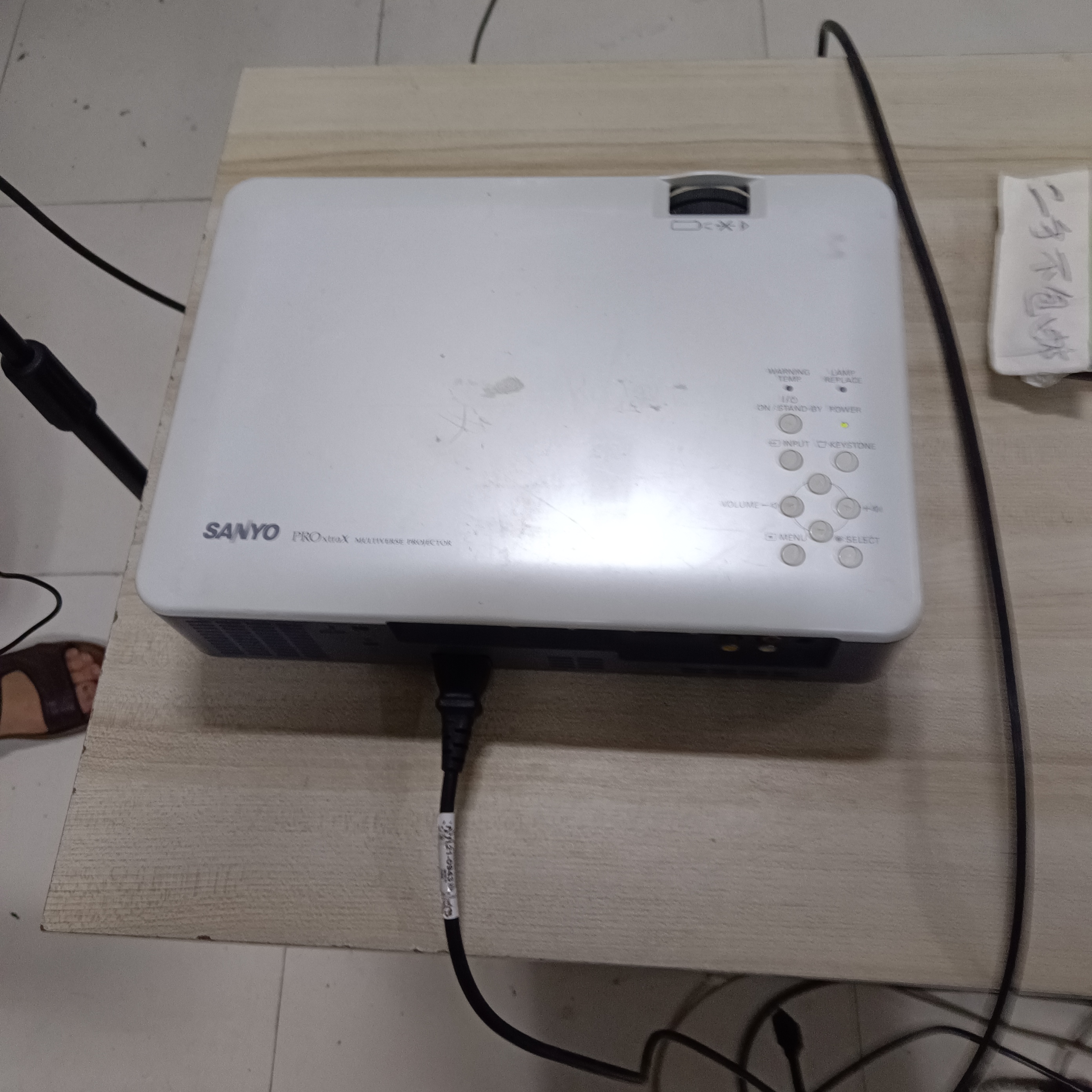 8新  二手三洋投影仪运费自理