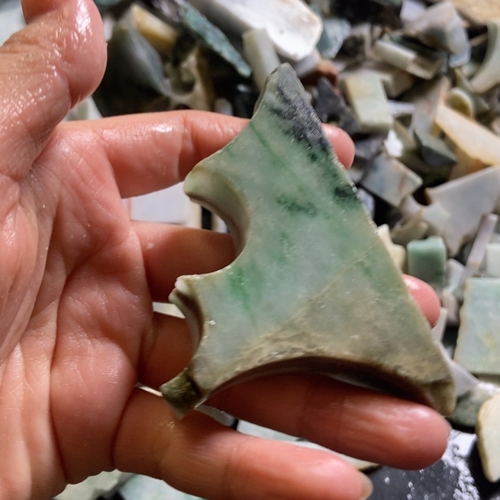 翡翠颈饰未镶嵌天然翡翠