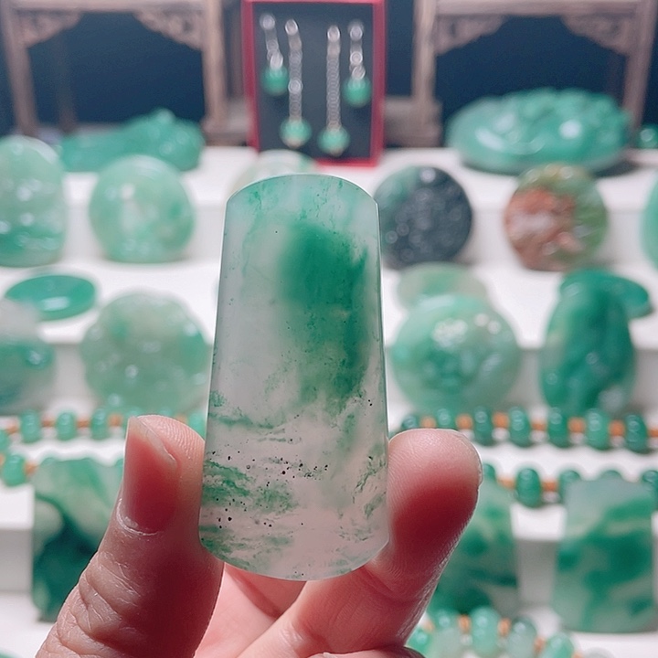 石英质玉未镶嵌颈饰