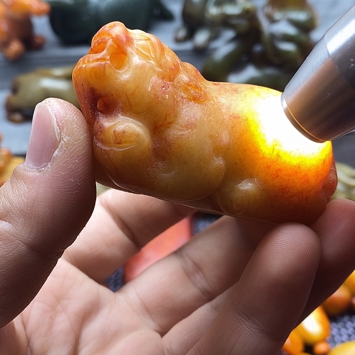 未镶嵌蛇纹石玉颈饰