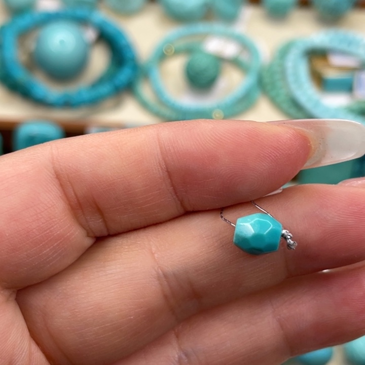 绿松石未镶嵌挂件