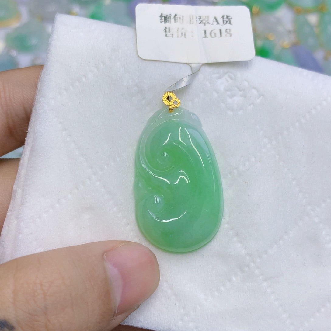 【闪购商品】颈饰18K金镶嵌翡翠