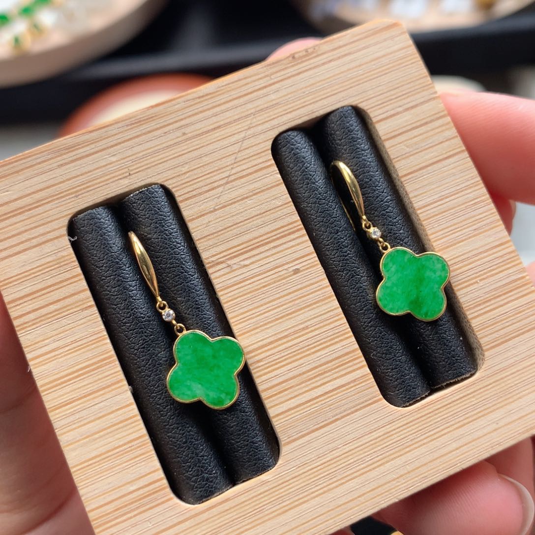 翡翠18K金镶嵌耳饰