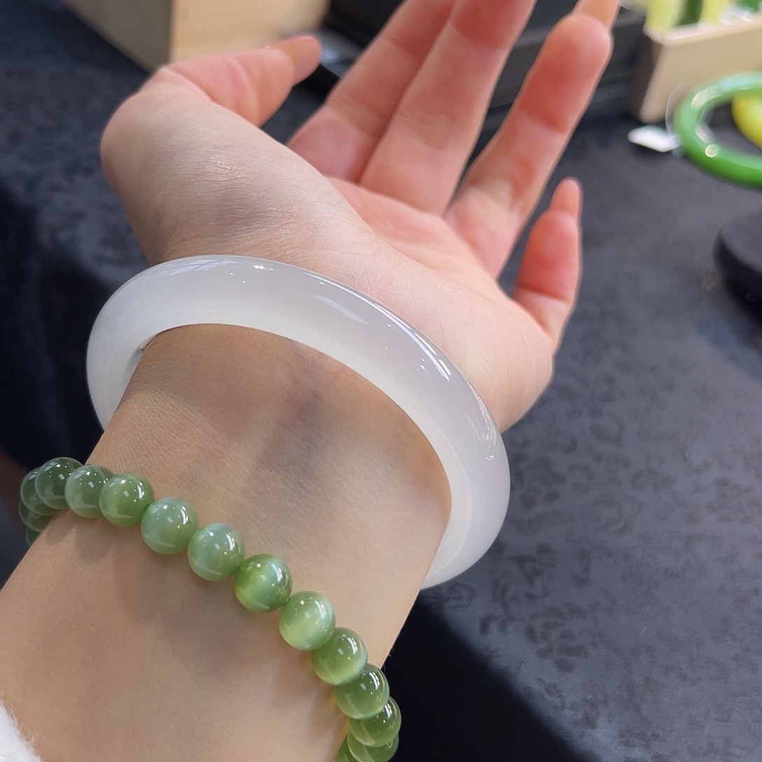 未镶嵌手镯和田玉胶光白月光