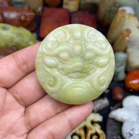 蛇纹石玉未镶嵌颈饰40