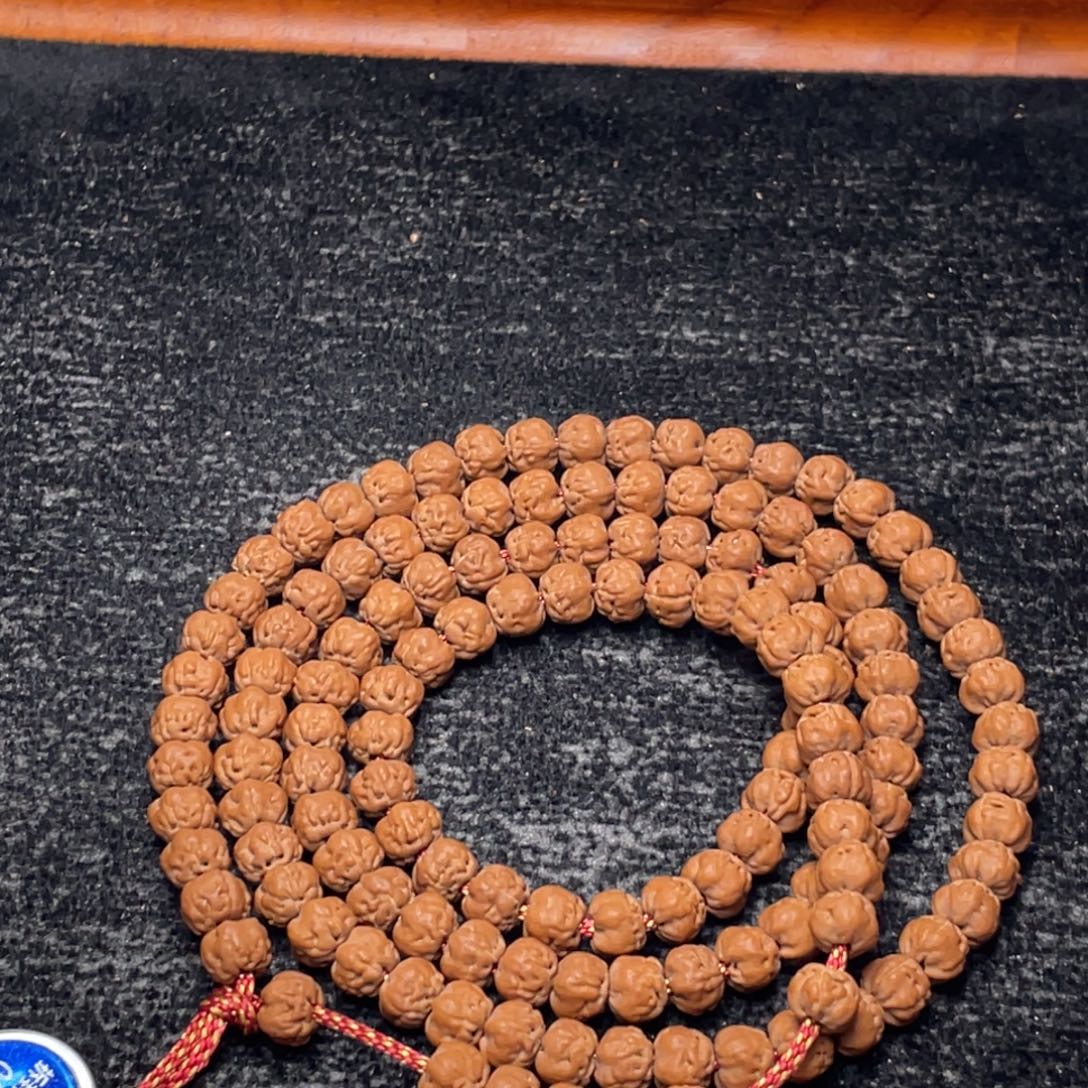 老***着金刚菩提吊坠万选金花定制6.0