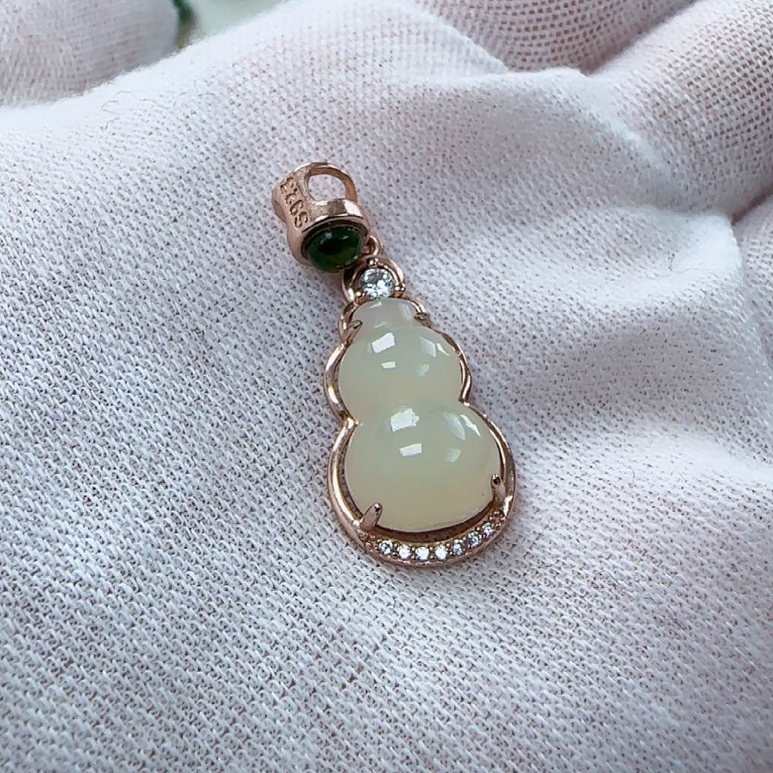 和田玉挂坠未镶嵌