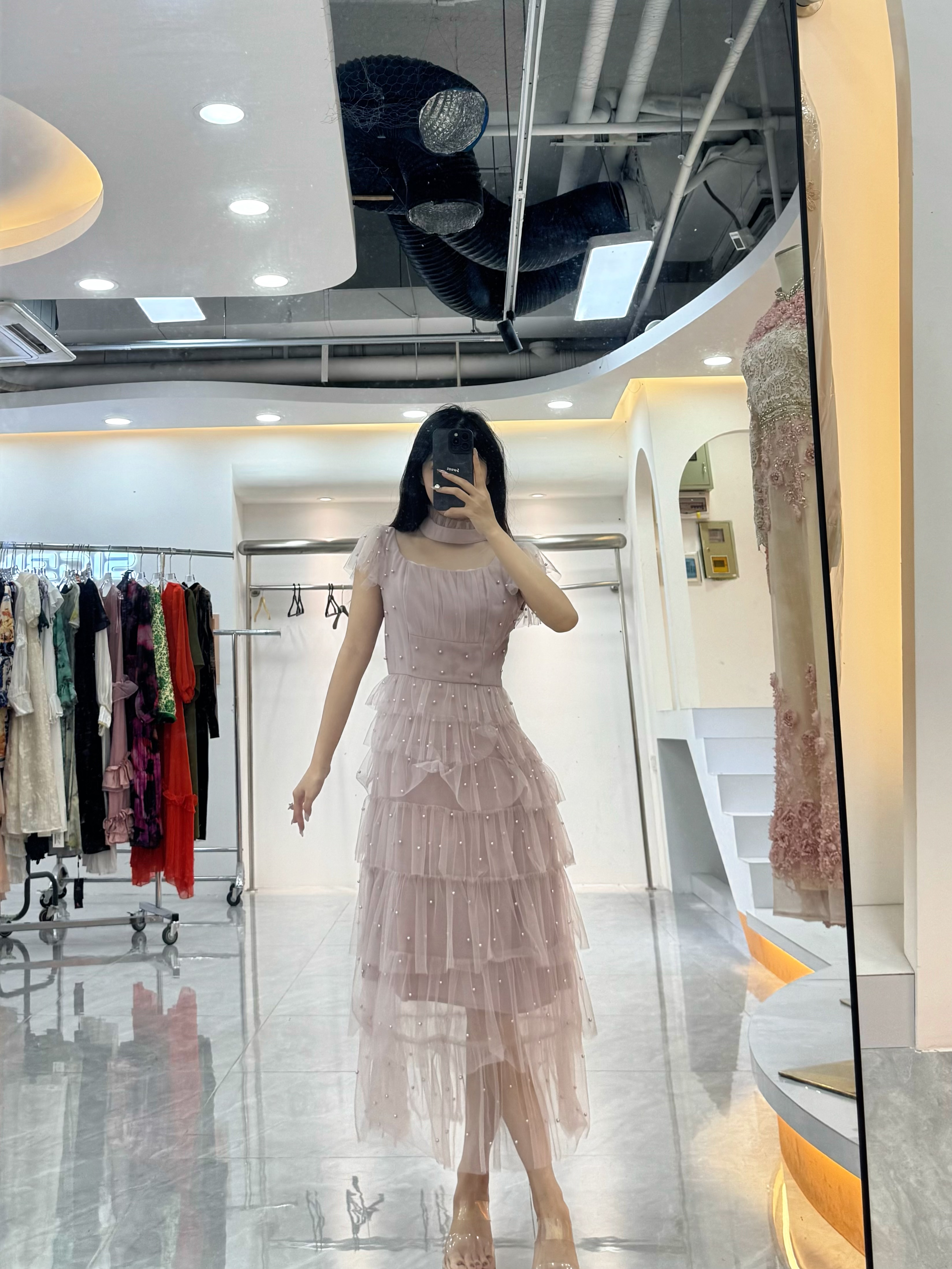 [依易原创]法式轻奢修身珍珠收腰蛋糕显瘦礼服裙E1007