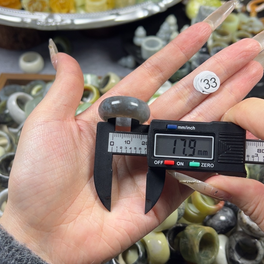 蛇纹石玉未镶嵌戒指