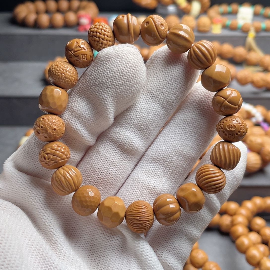 猴头核桃吊坠小多宝