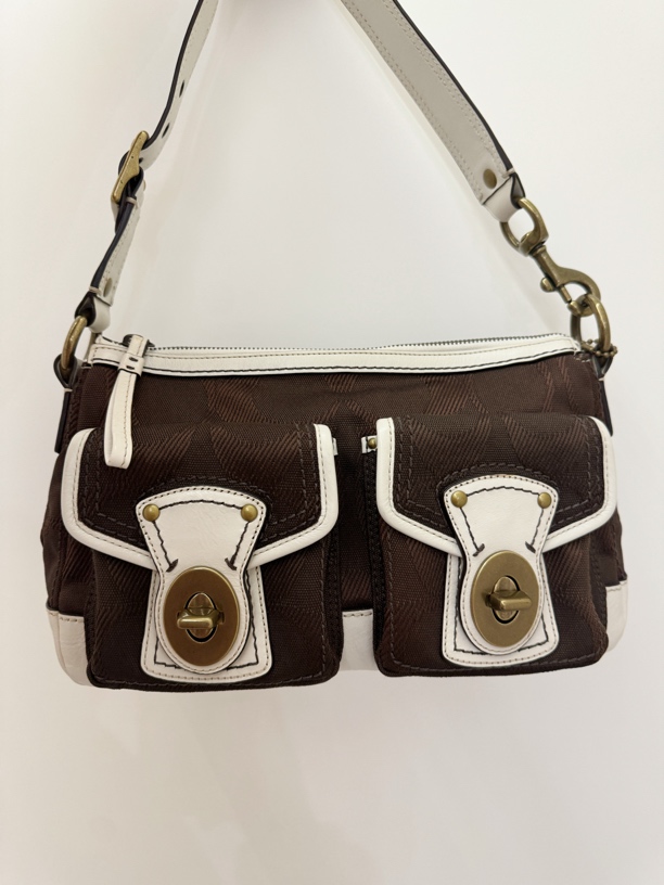 牛奶咖啡复古金扣双兜机车包