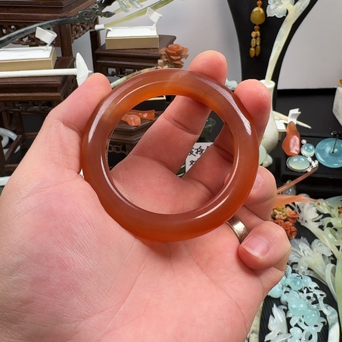 绯***迹蛇纹石玉未镶嵌手镯