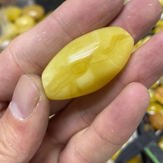 蜜蜡裸石未镶嵌吊坠