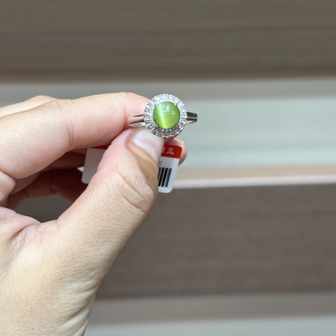 102172cz和田玉俄料碧玉18k金镶猫眼戒指约6.4*6.4