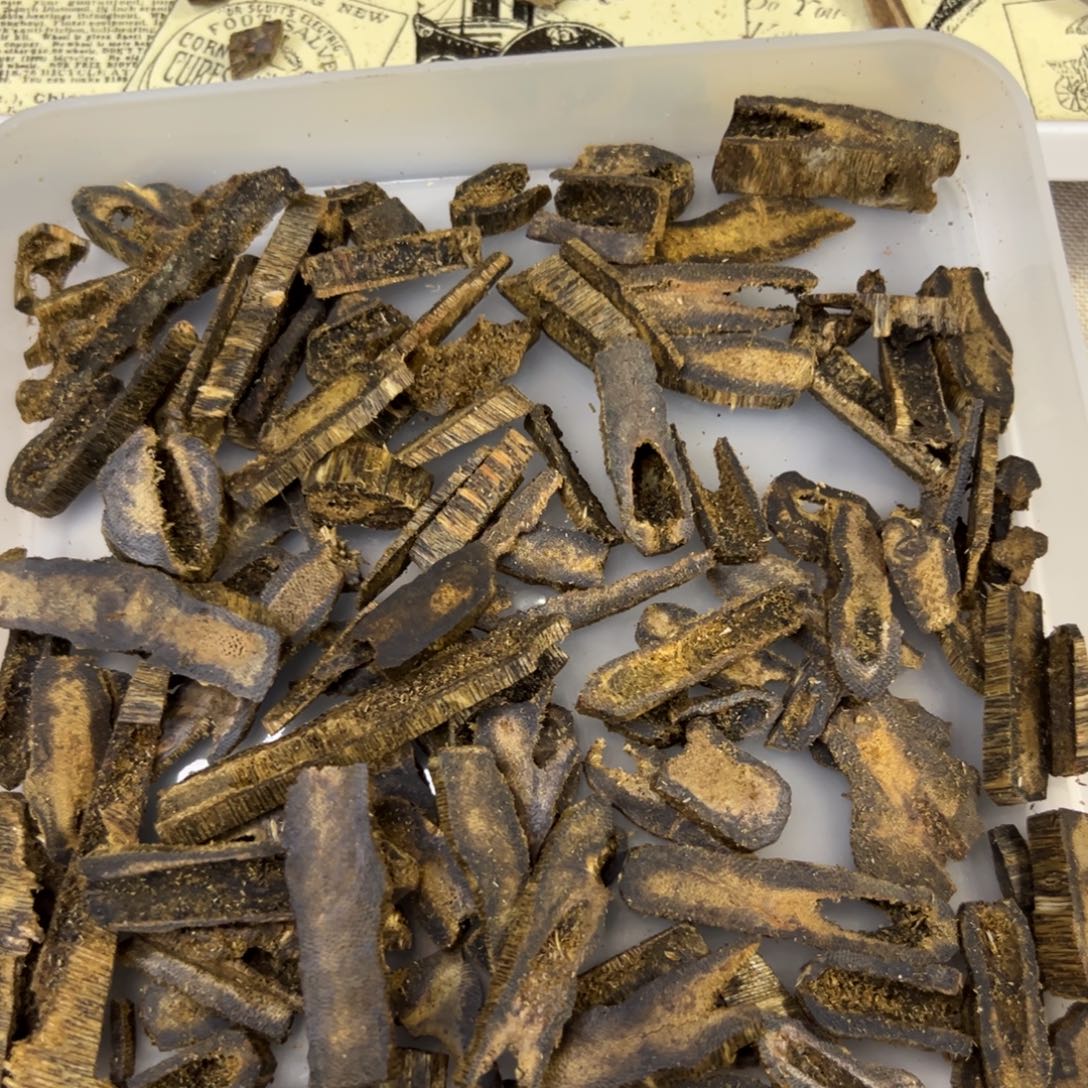 沉香沉香碎屑红骨凹身碎屑1克