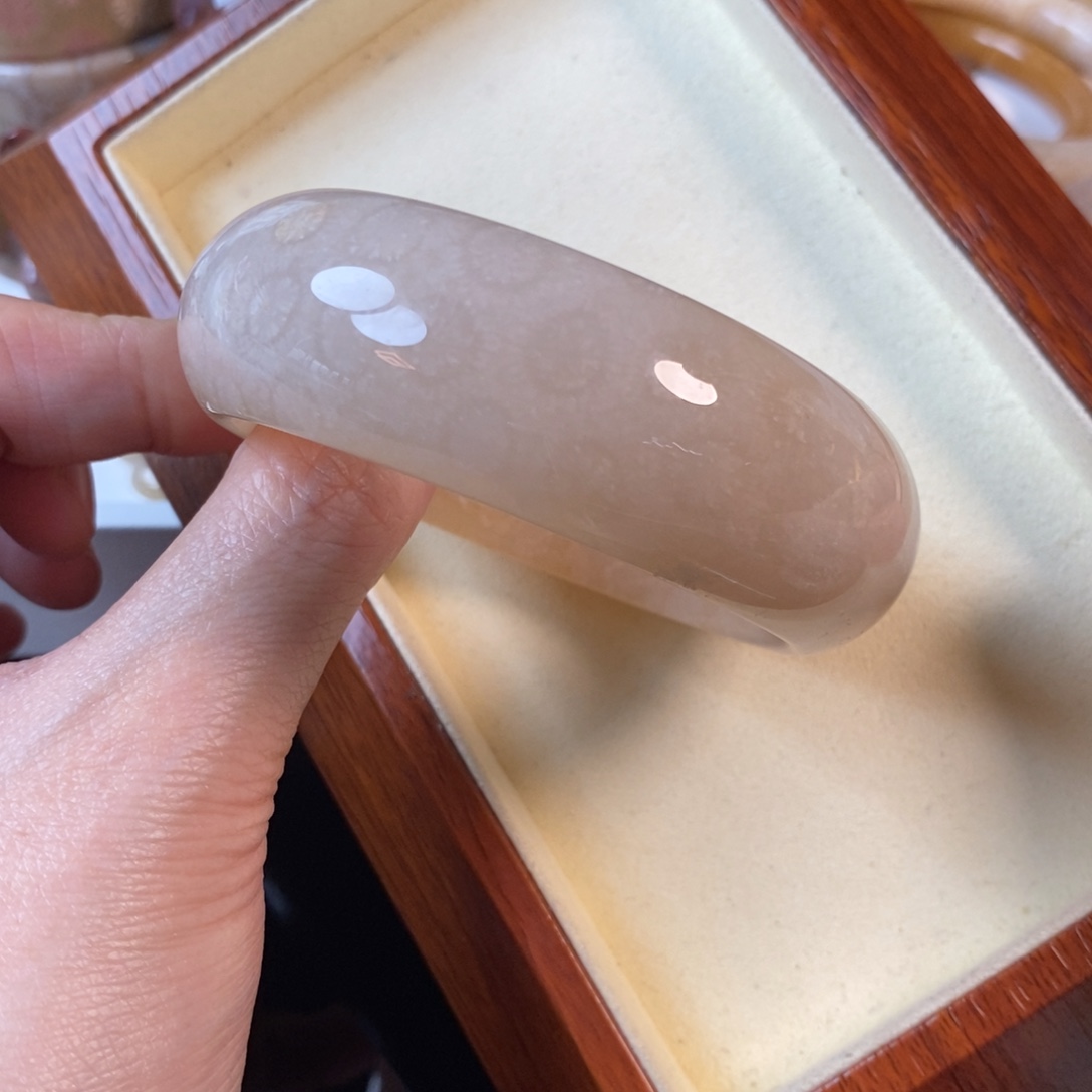 硅化珊瑚（珊瑚玉）未镶嵌手镯57.2口500