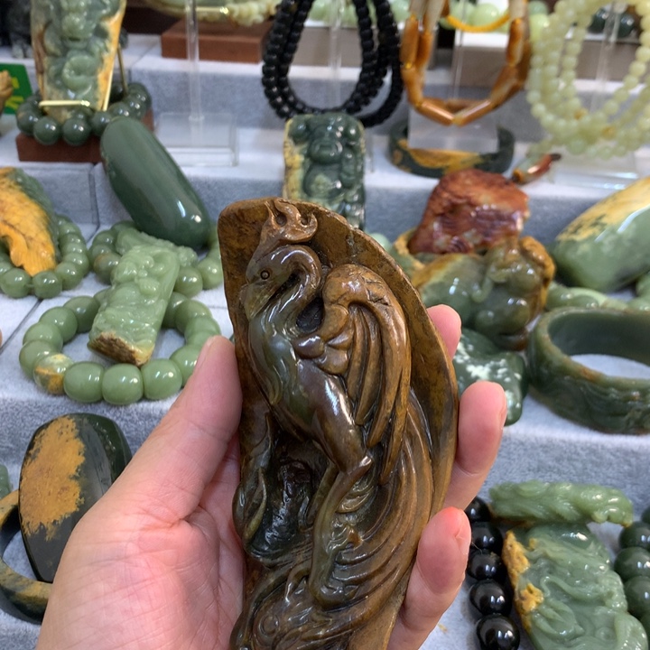 缘***们岫岩河磨玉（透闪石质玉）未镶嵌把件