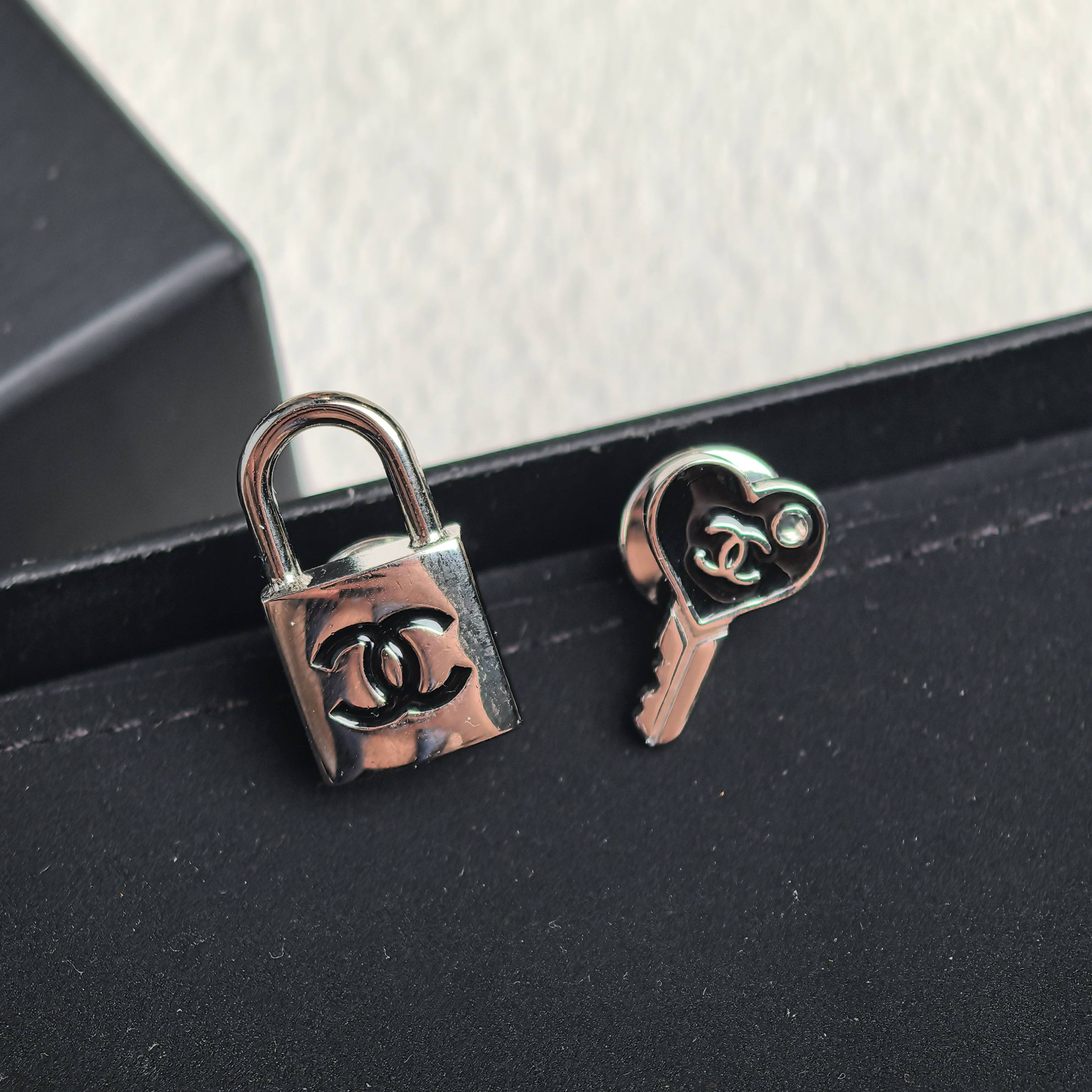 95新 Chanel/香奈儿 泡泡中古 Chanel 黑银钥匙胸针