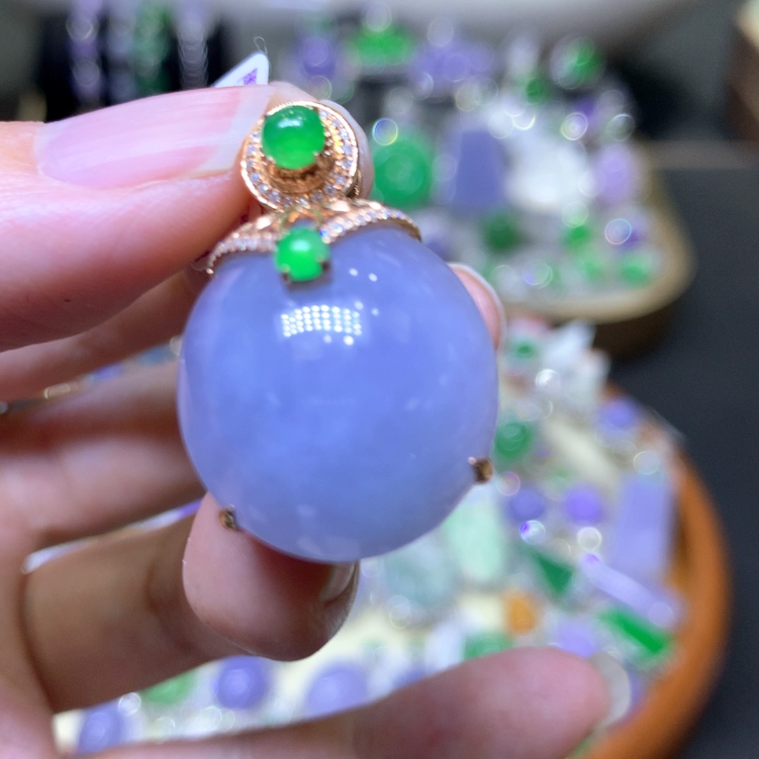 【闪购商品】翡翠颈饰18K金镶嵌翡翠吊坠项链