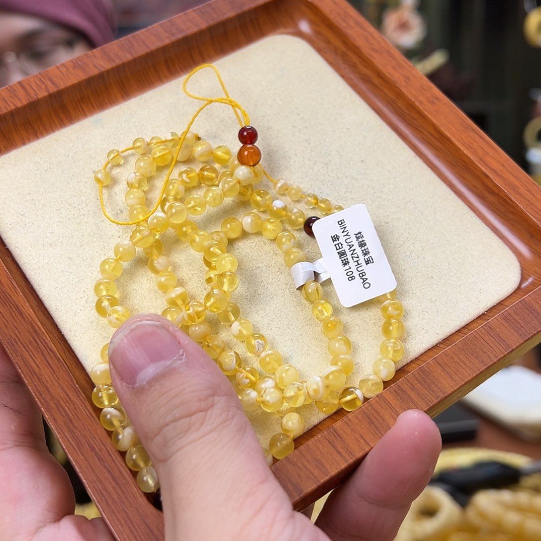 琥珀珠宝奇石未镶嵌