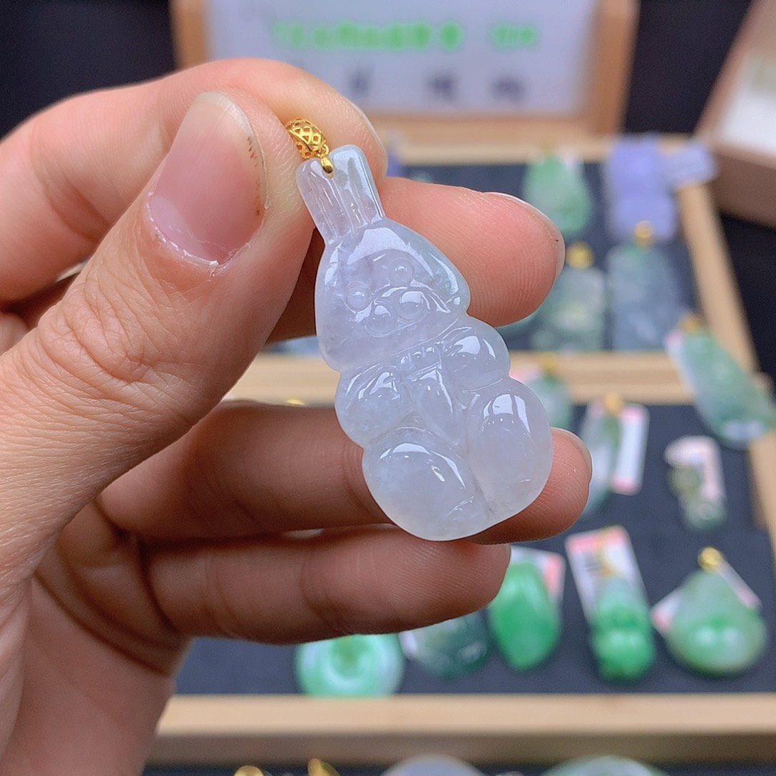 翡翠颈饰18K金镶嵌翡翠
