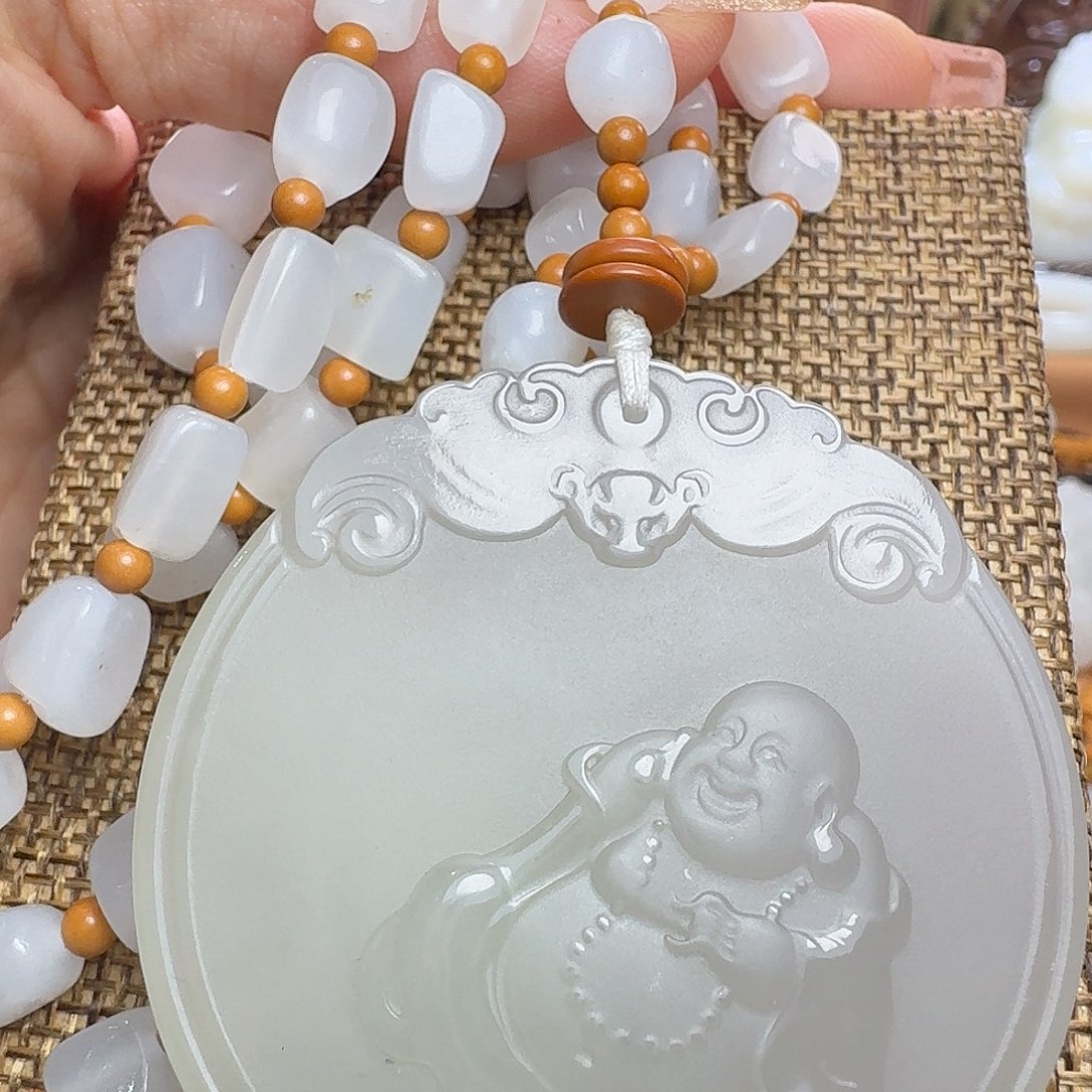 颈饰未镶嵌和田玉