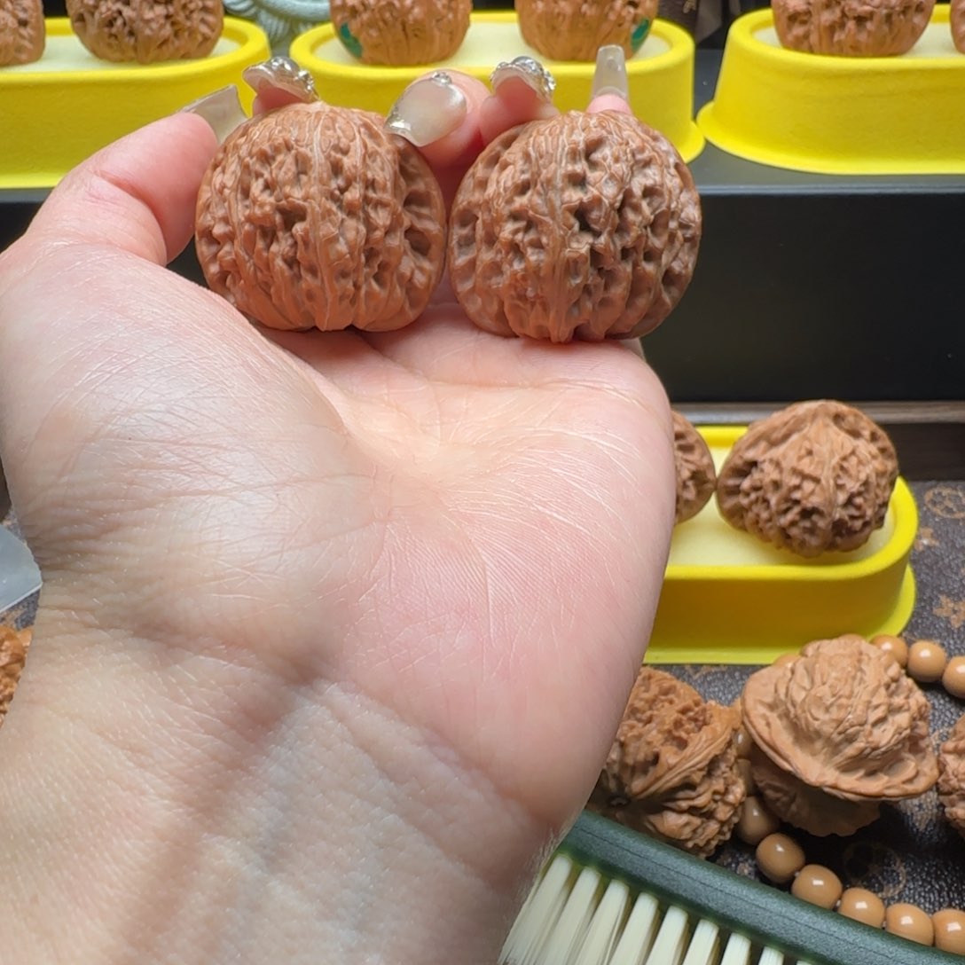 猴头核桃吊坠微修磨盘