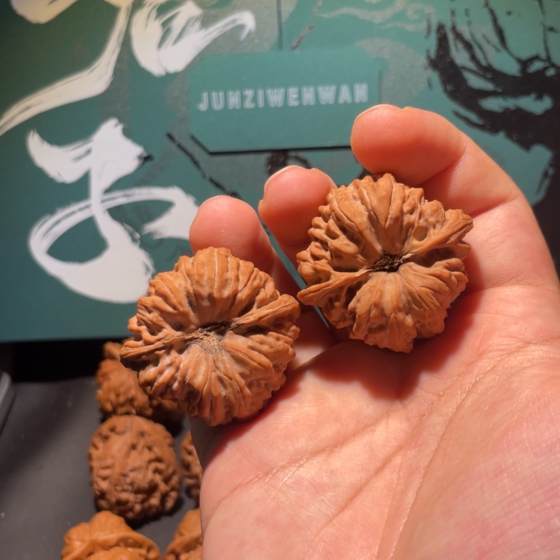 H***,文玩核桃吊坠凹底25102811