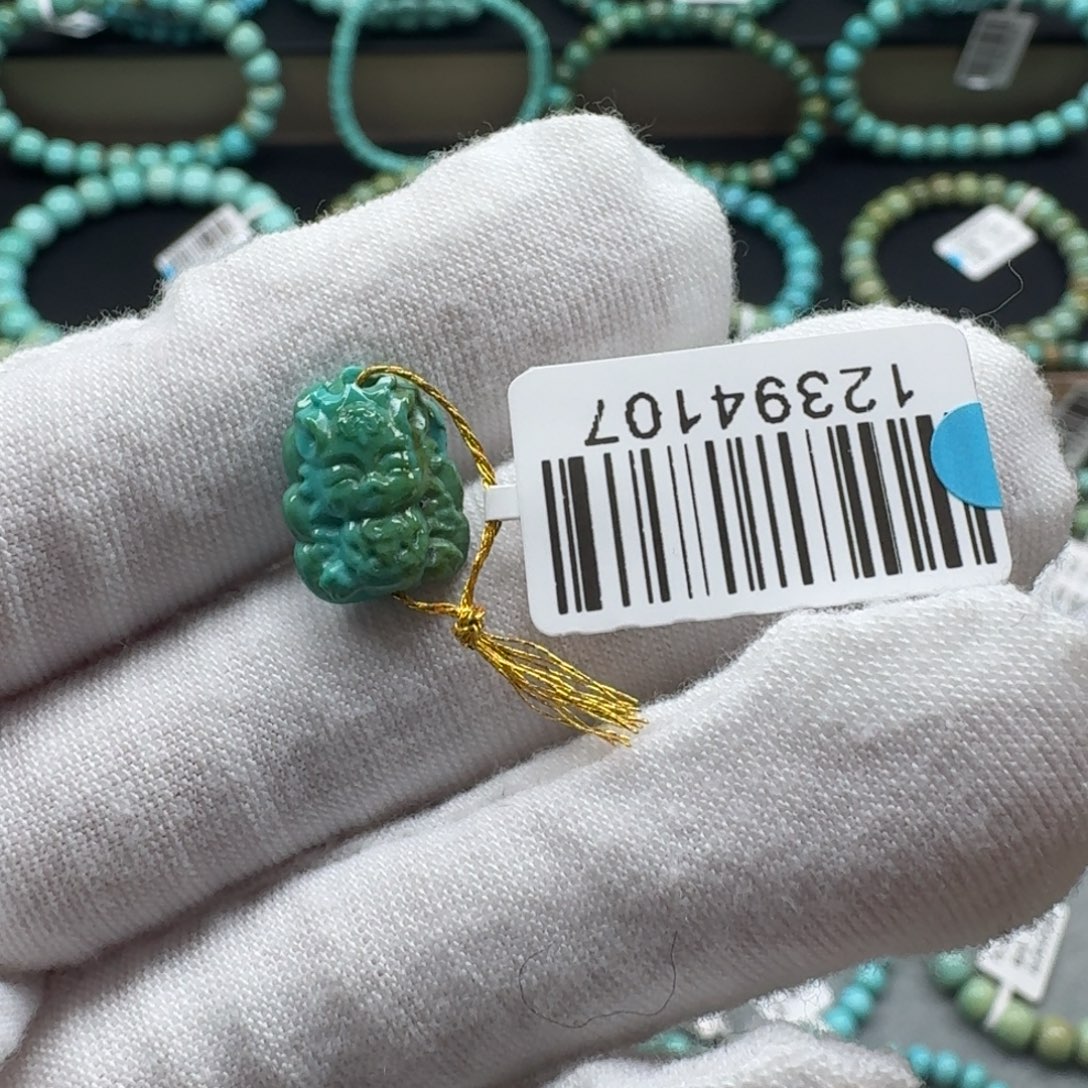 绿松石未镶嵌挂件