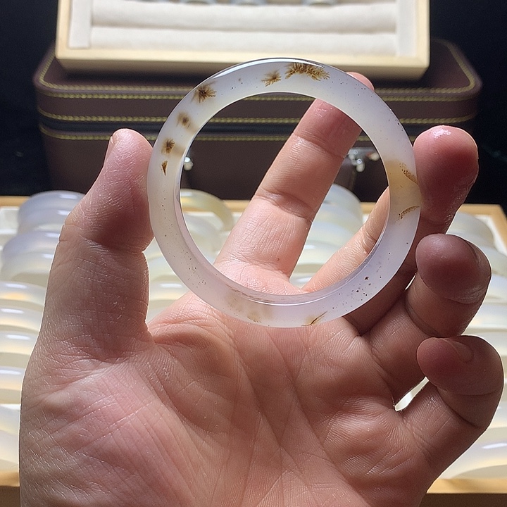 玛瑙/玉髓手镯未镶嵌