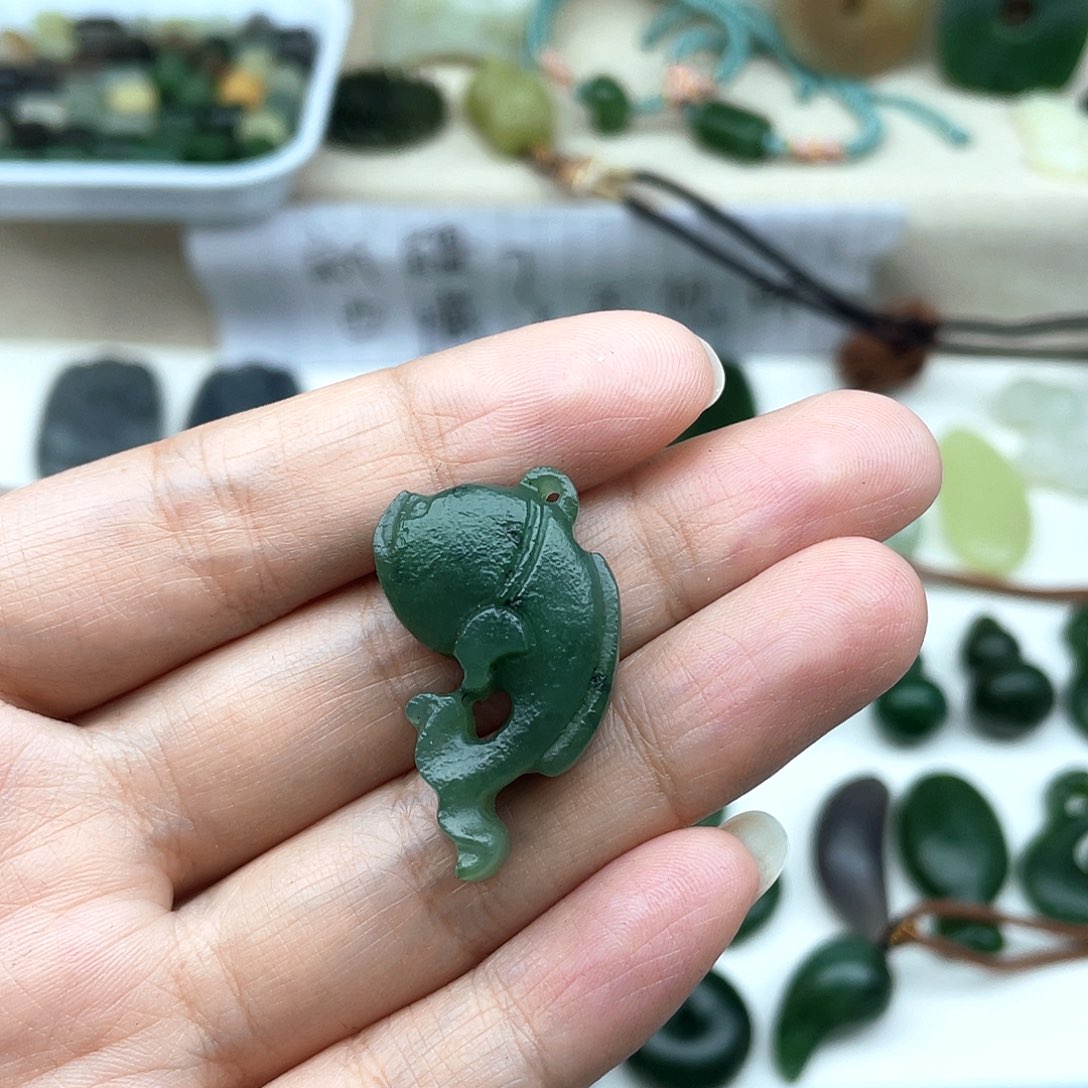 颈饰未镶嵌和田玉