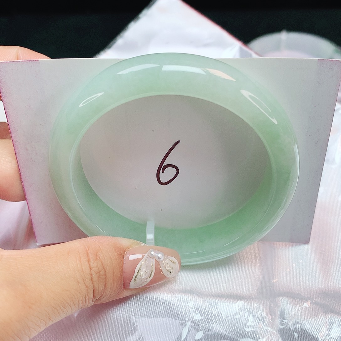 翡翠未镶嵌手镯正圈54.8