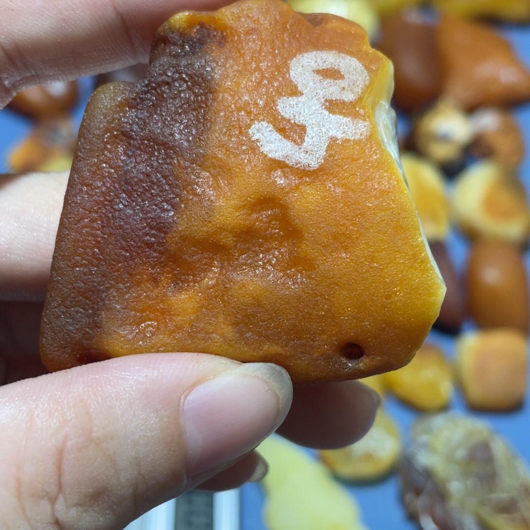 哥***”未镶嵌定制蜜蜡随形