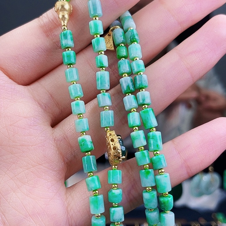 翡翠颈饰未镶嵌饰品